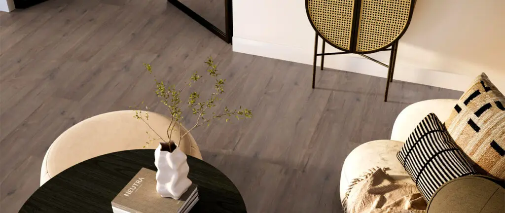 Donkere laminaat vloeren