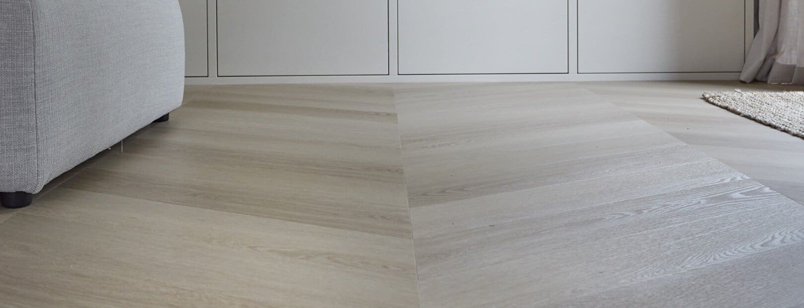 Hoe lang gaat een pvc vloer mee? Alles over levensduur en onderhoud