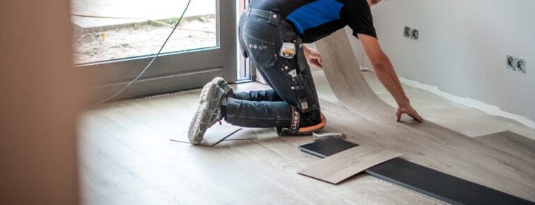 Hoe wordt een pvc vloer gemaakt? Een kijkje achter de schermen