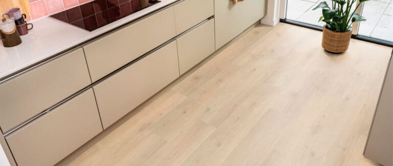 Hoe laminaat verwijderen: de complete handleiding